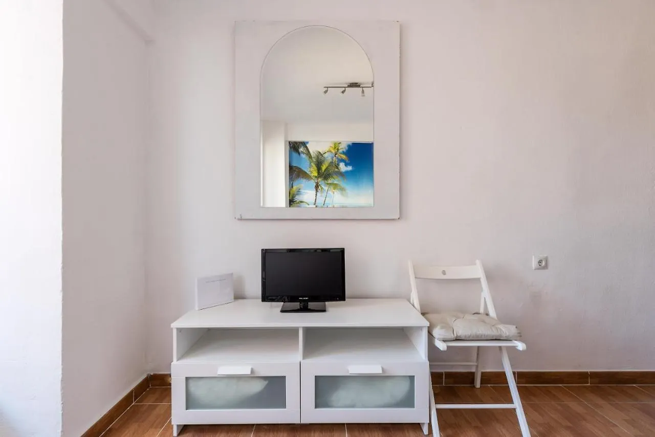 马拉加Estudio En Paseo Maritimo Frente A La Playa公寓